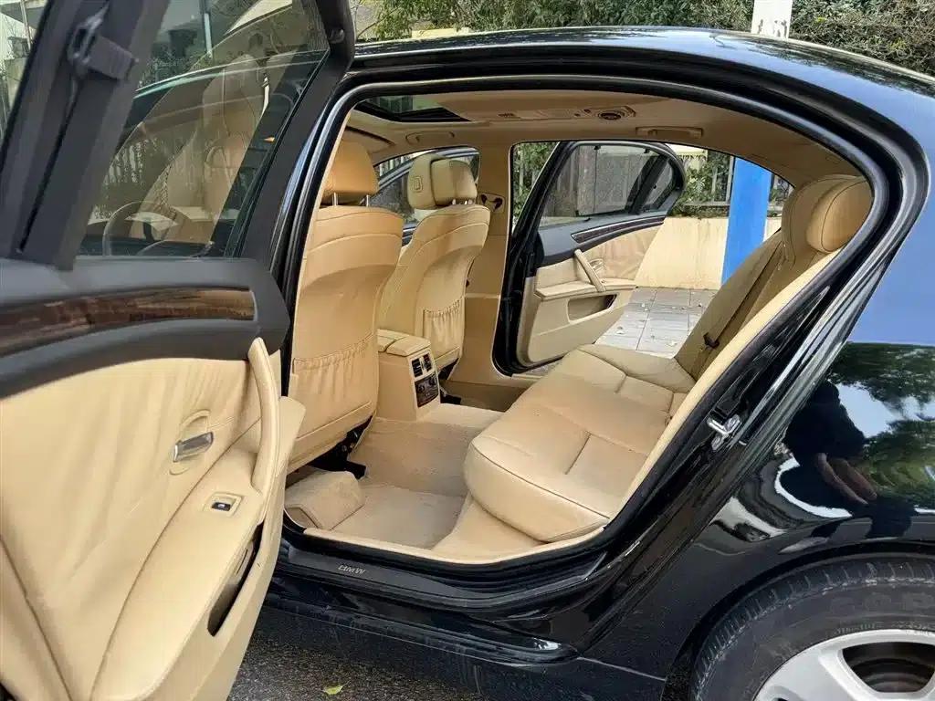BMW 5 Series 2010 520Li Luxury — миниатюра 10