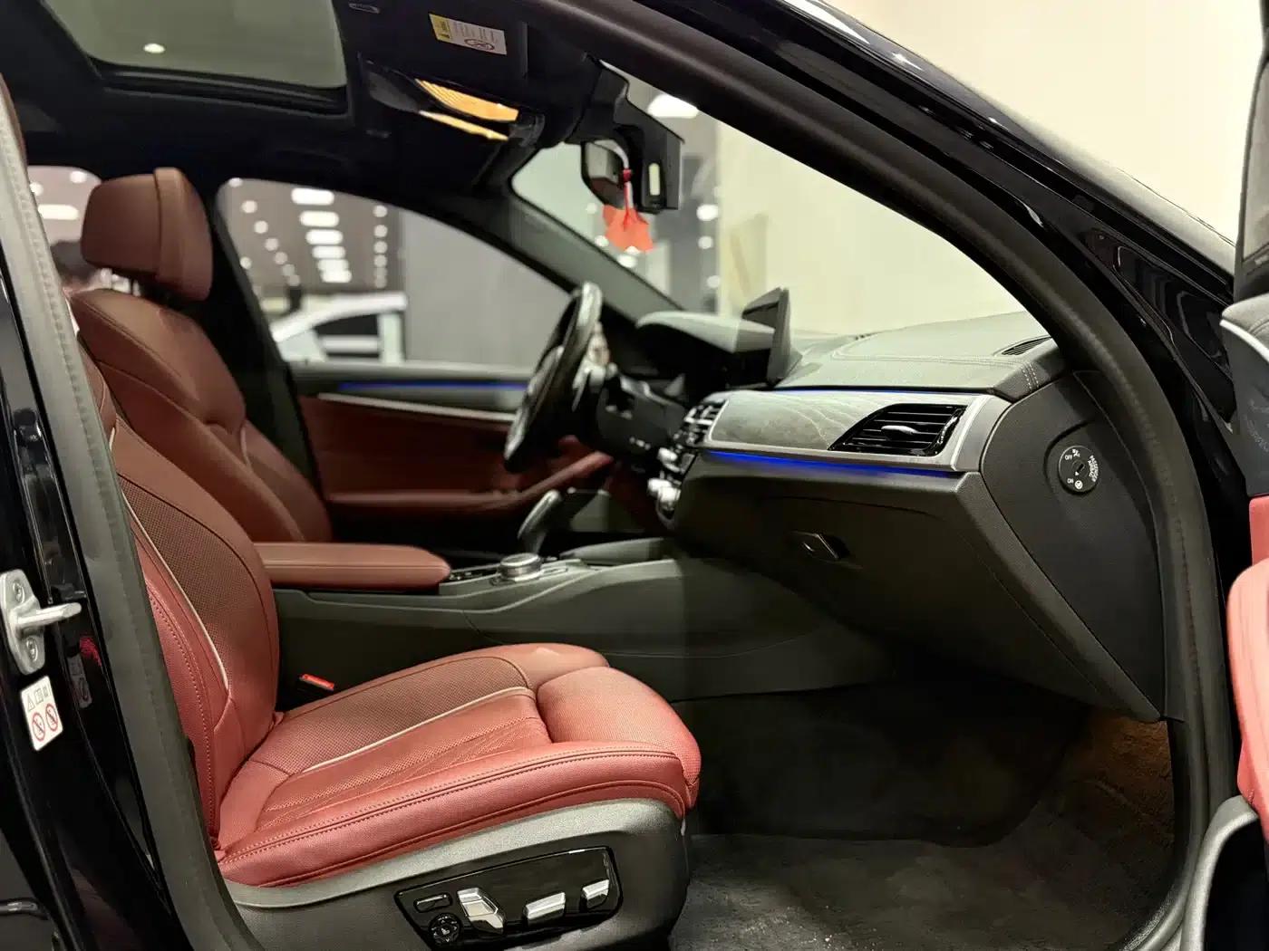 2021 BMW 5 Series Facelift 530Li Luxury M Sport Package — миниатюра 15