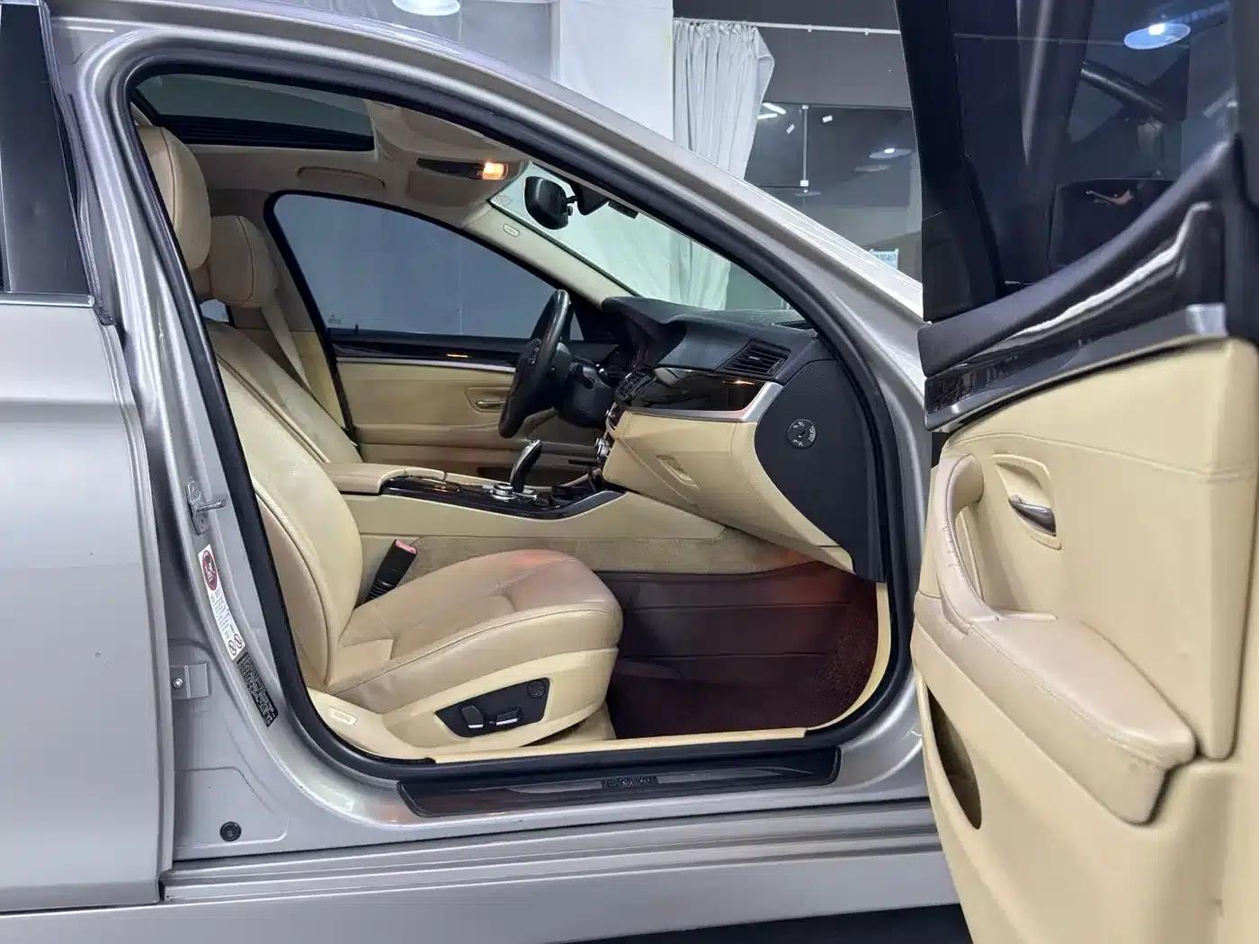 BMW 5 Series 2013 525Li Leading Edition — миниатюра 13