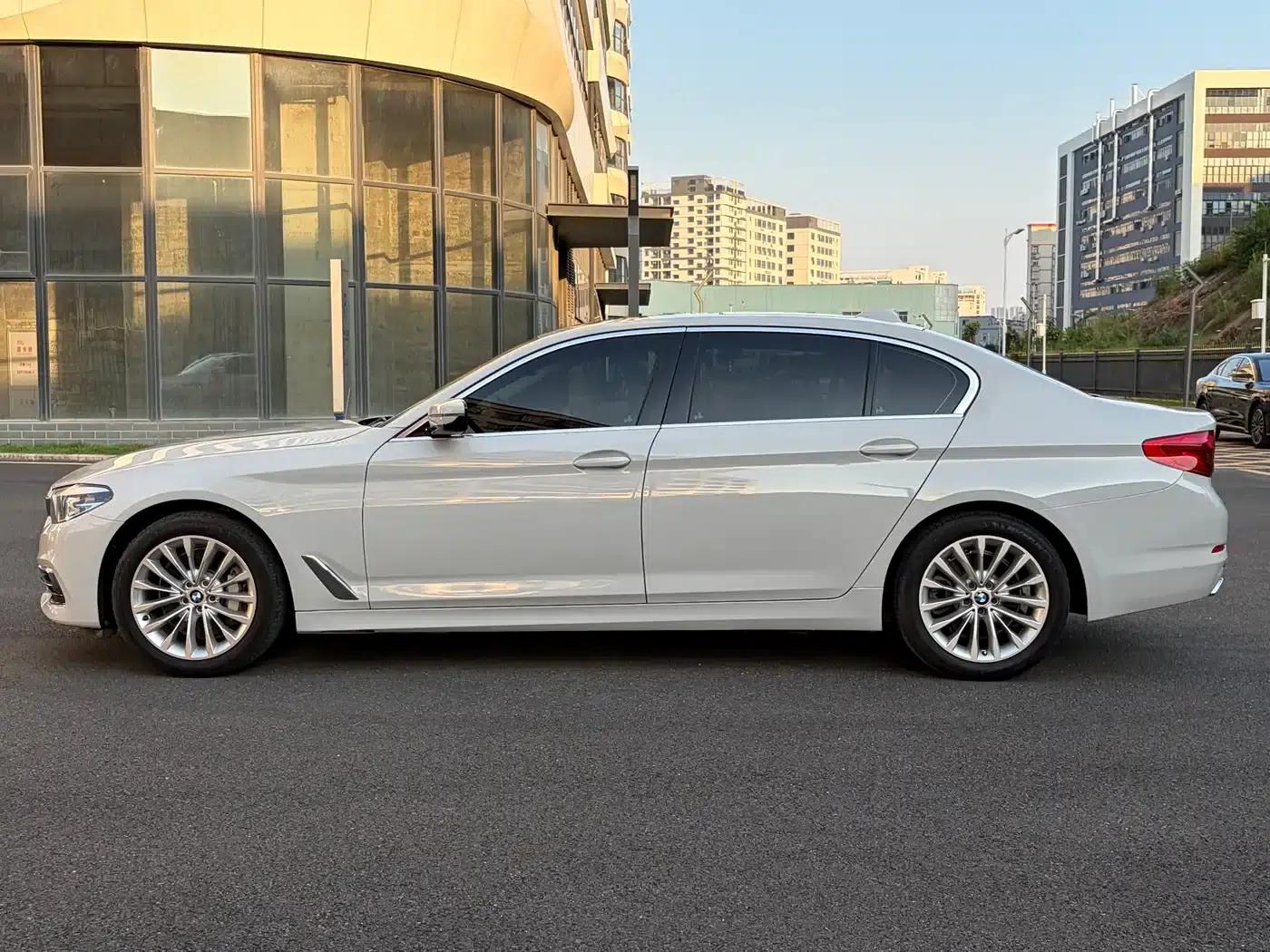 BMW 5 Series 2019 530Li Leading Luxury Package — миниатюра 4
