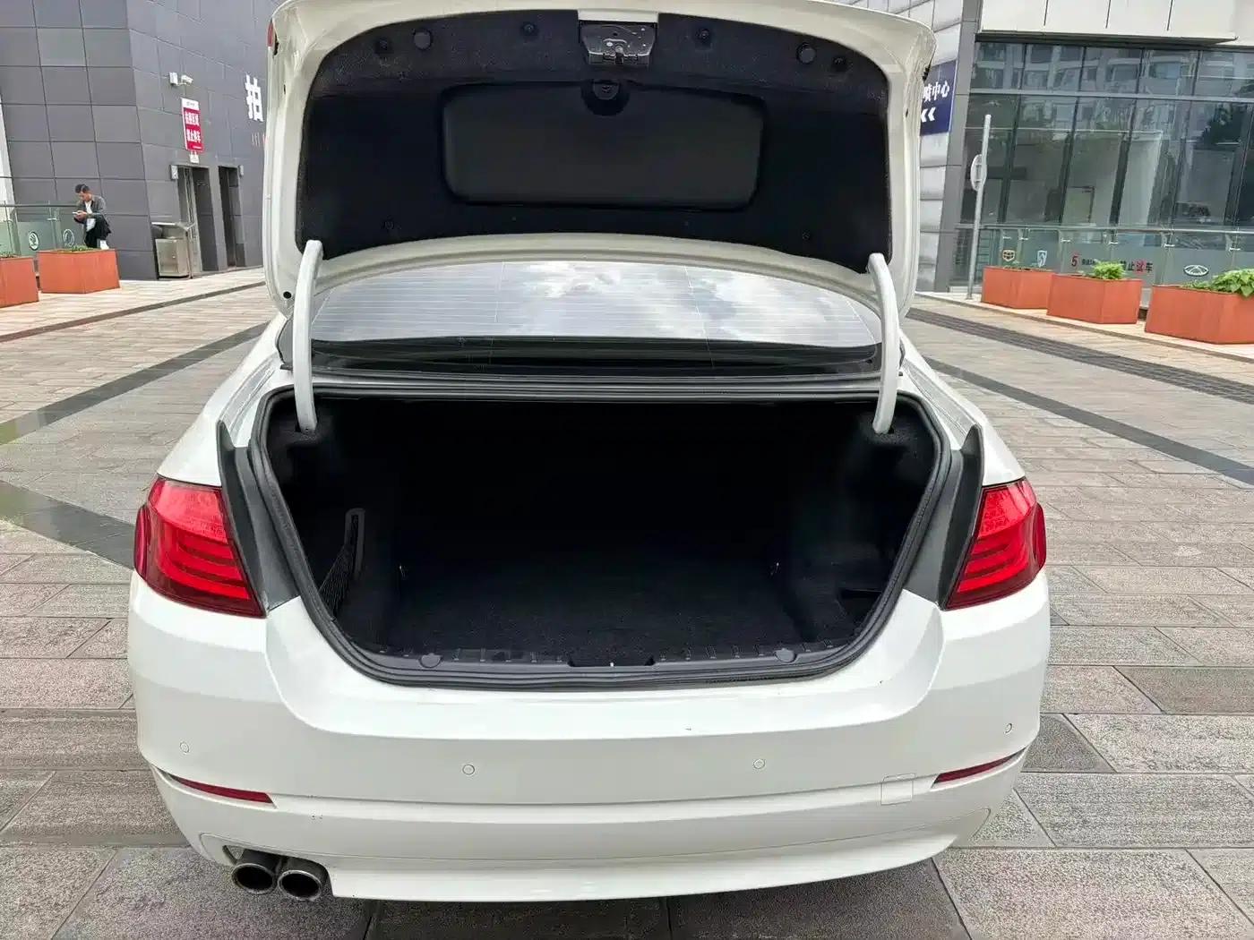 BMW 5 Series 2013 525Li Luxury — миниатюра 16