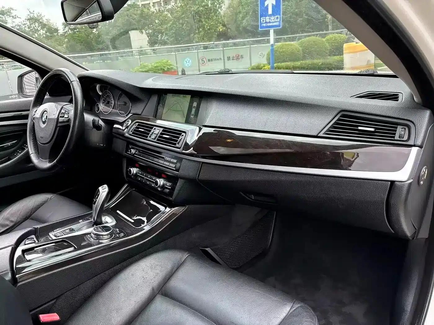 BMW 5 Series 2013 525Li Luxury — миниатюра 26