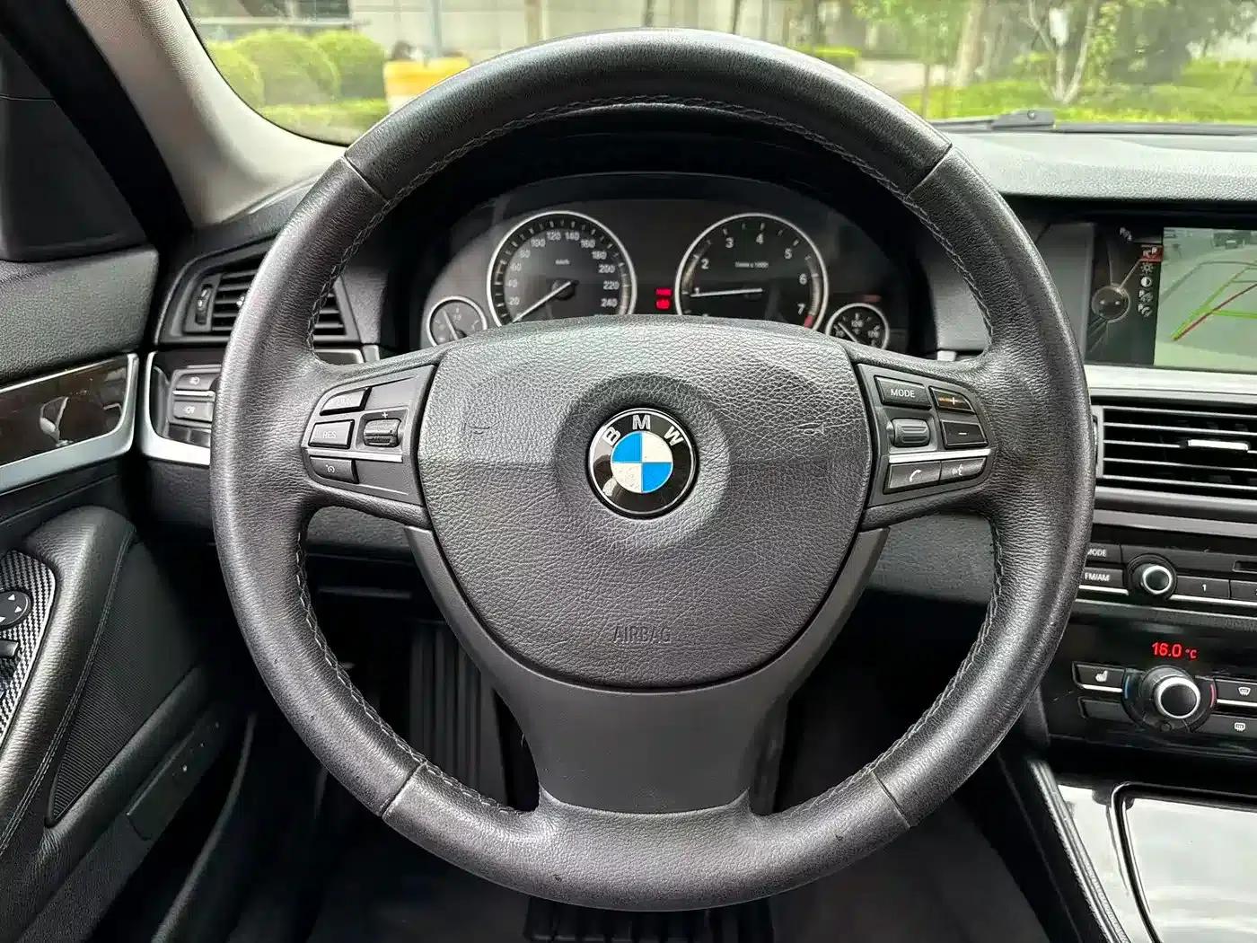 BMW 5 Series 2013 525Li Luxury — миниатюра 29