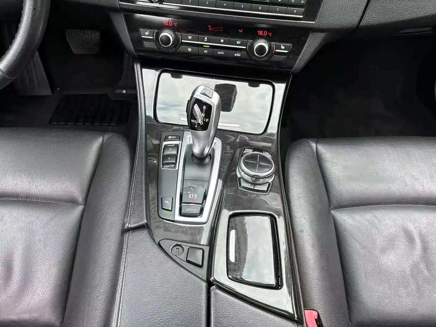 BMW 5 Series 2013 525Li Luxury — миниатюра 30