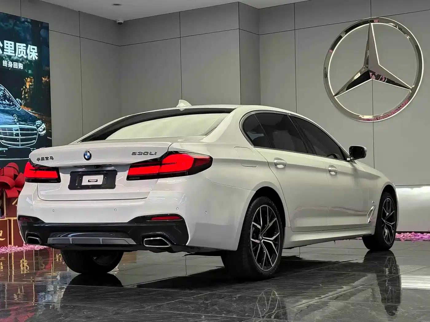 2022 BMW 5 Series Facelift 530Li Luxury M Sport Package — миниатюра 7