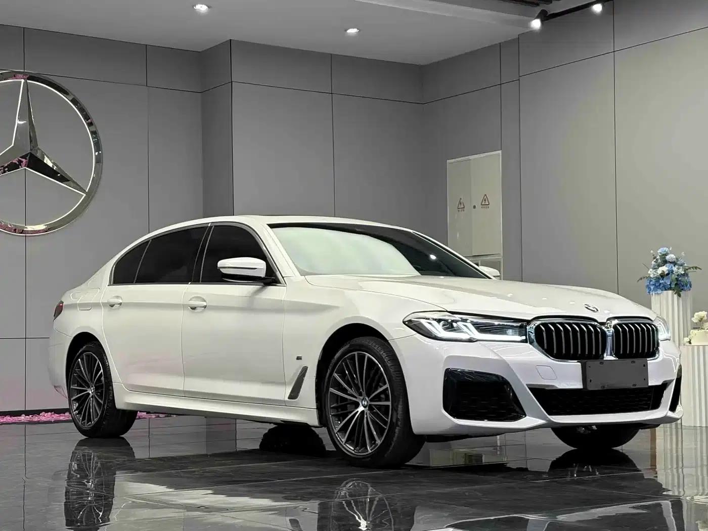 2023 BMW 5 Series 530Li Leading Edition M Sport Package — миниатюра 3