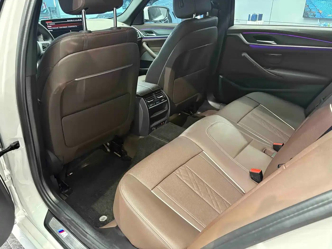 2023 BMW 5 Series 530Li Leading Edition M Sport Package — миниатюра 6