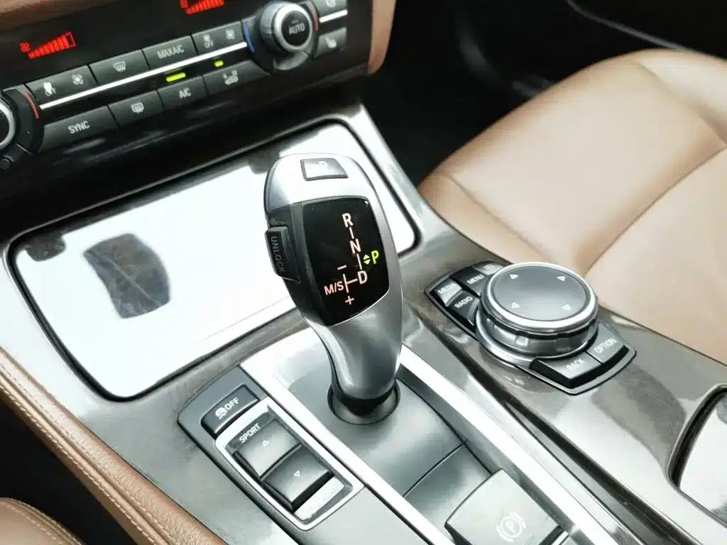 BMW 5 Series 2017 528Li xDrive Leading Edition — миниатюра 13