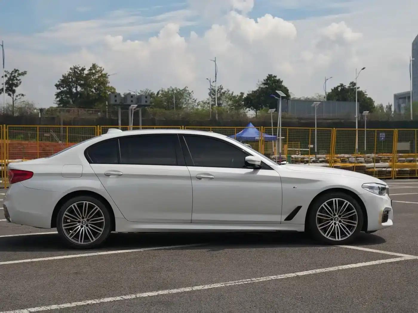 2018 BMW 5 Series Facelift 530Li Leading Edition M Sport Package — миниатюра 4