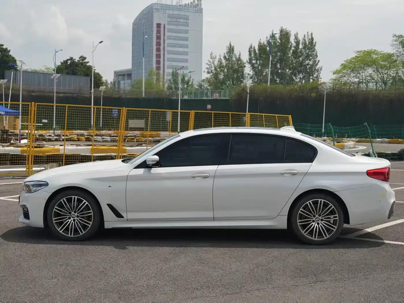 2018 BMW 5 Series Facelift 530Li Leading Edition M Sport Package — миниатюра 8