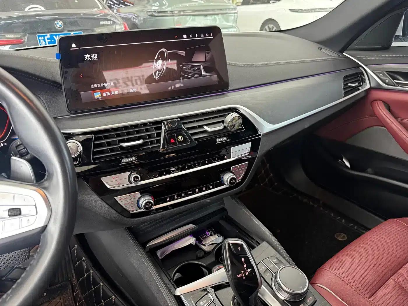 2022 BMW 5 Series Facelift 530Li Leading Edition M Sport Package — миниатюра 8