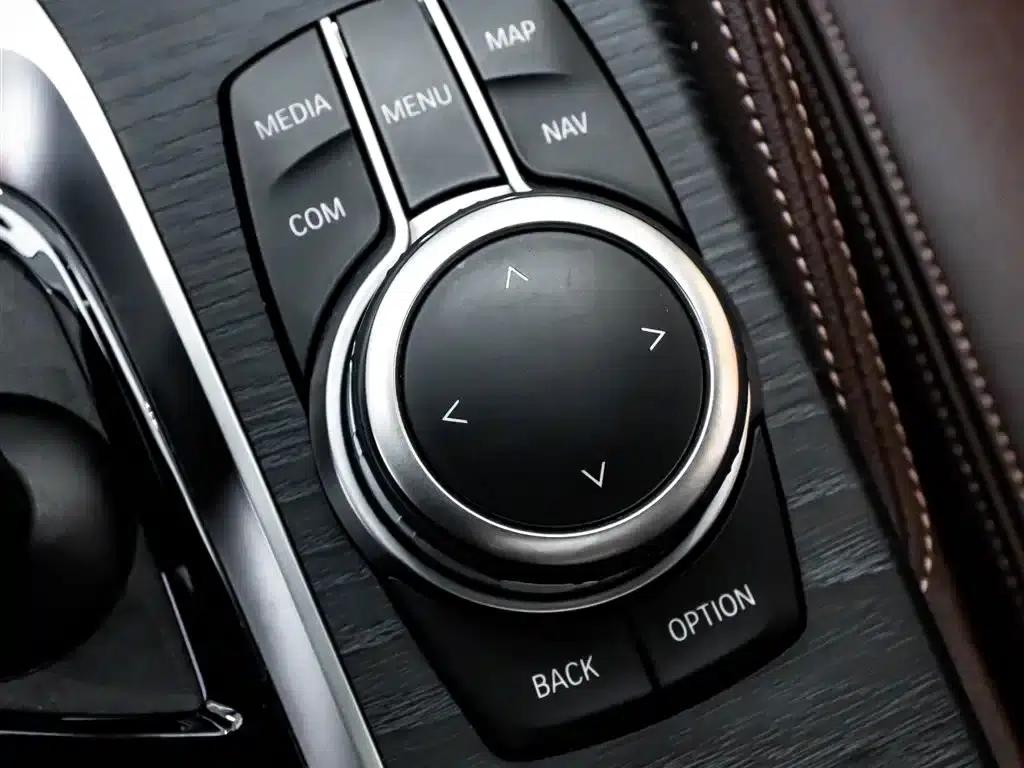BMW 5 Series 2022 Facelift II 530Li Luxury M Sport Package — миниатюра 21