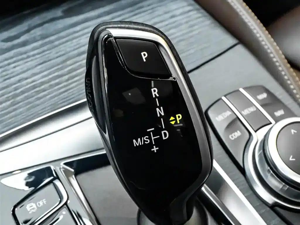 BMW 5 Series 2022 Facelift II 530Li Luxury M Sport Package — миниатюра 19