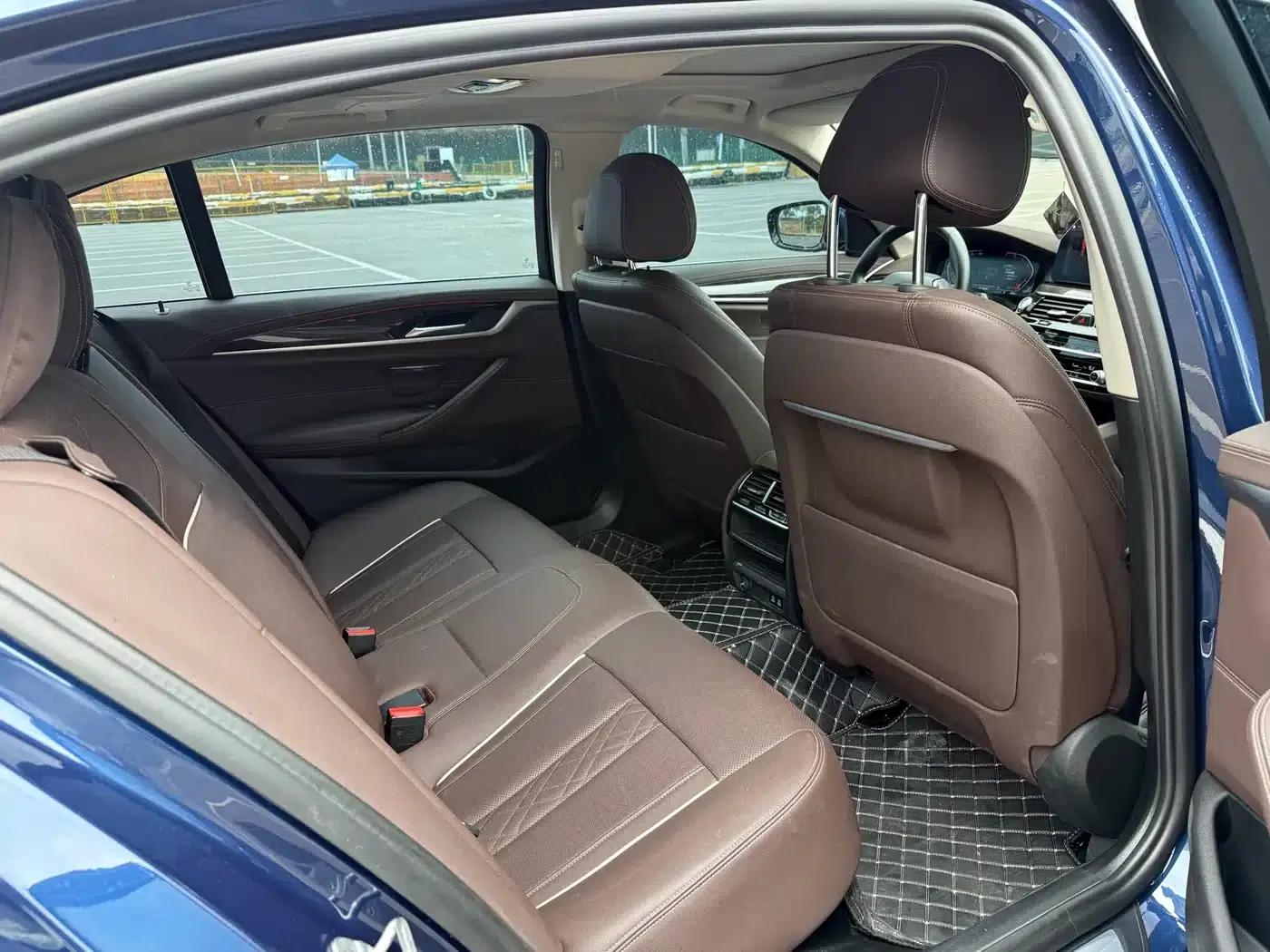 2021 BMW 5 Series 525Li Luxury Package — миниатюра 7