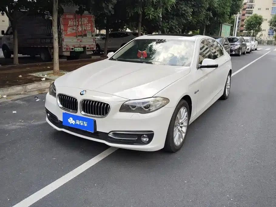 2017 BMW 5 Series 525Li Luxury Design Package — миниатюра 1