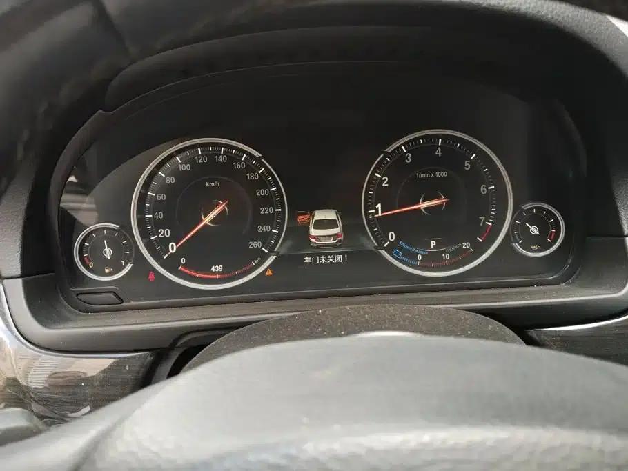 2017 BMW 5 Series 525Li Luxury Design Package — миниатюра 14