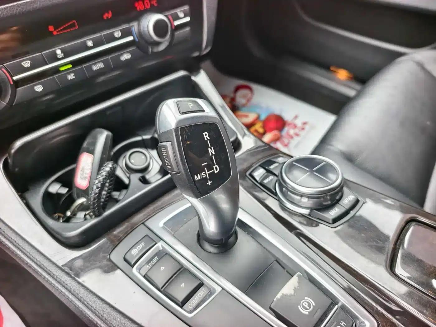 BMW 5 Series 2013 525Li Luxury — миниатюра 6