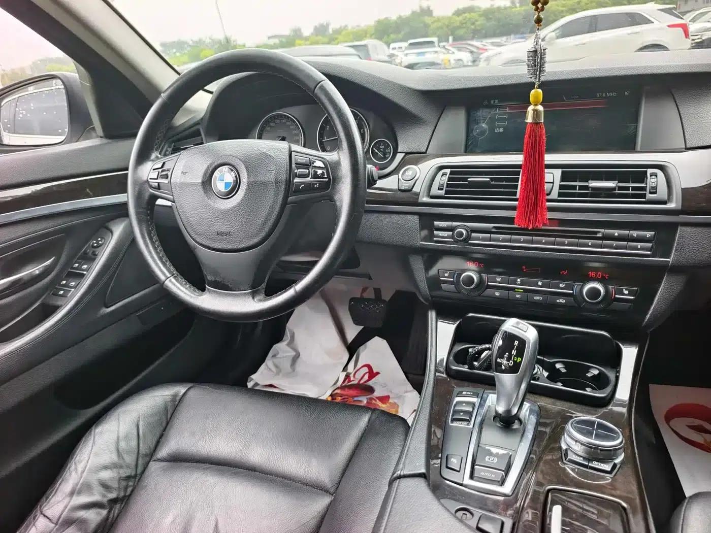 BMW 5 Series 2013 525Li Luxury — миниатюра 8