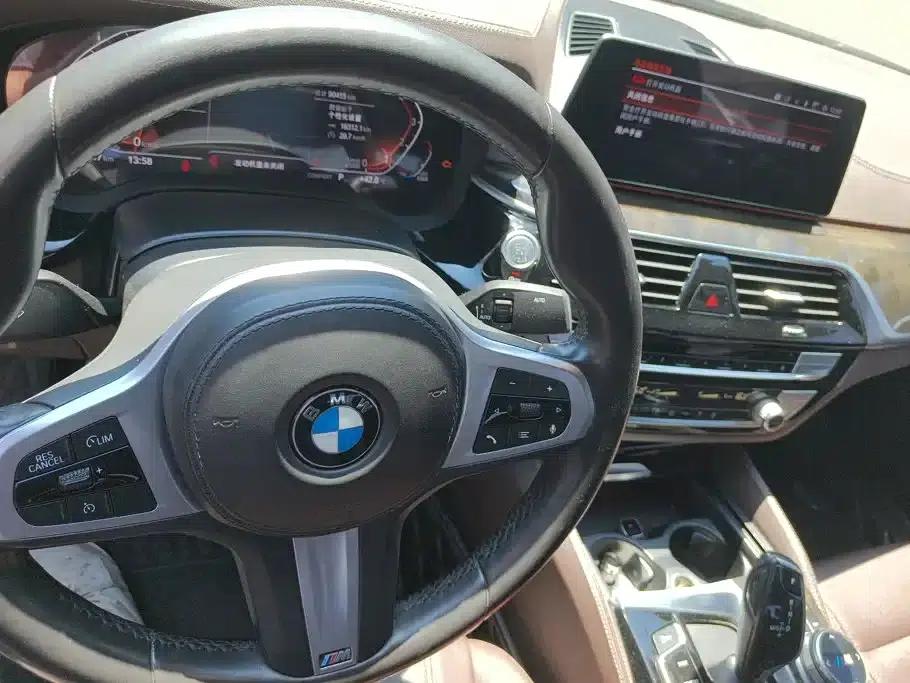 2020 BMW 5 Series 525Li M Sport Package — миниатюра 12