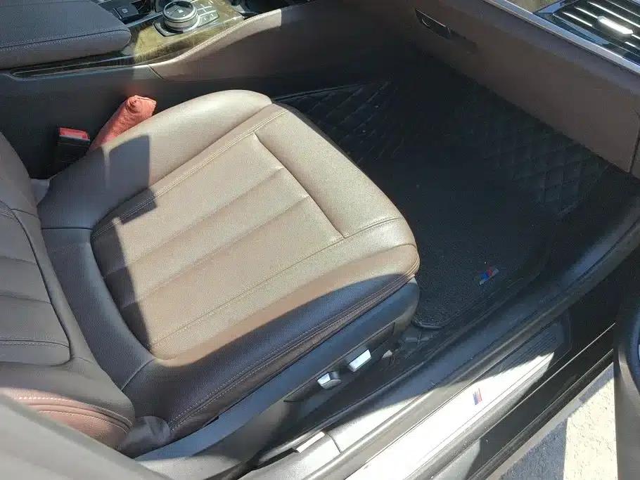 2020 BMW 5 Series 525Li M Sport Package — миниатюра 8