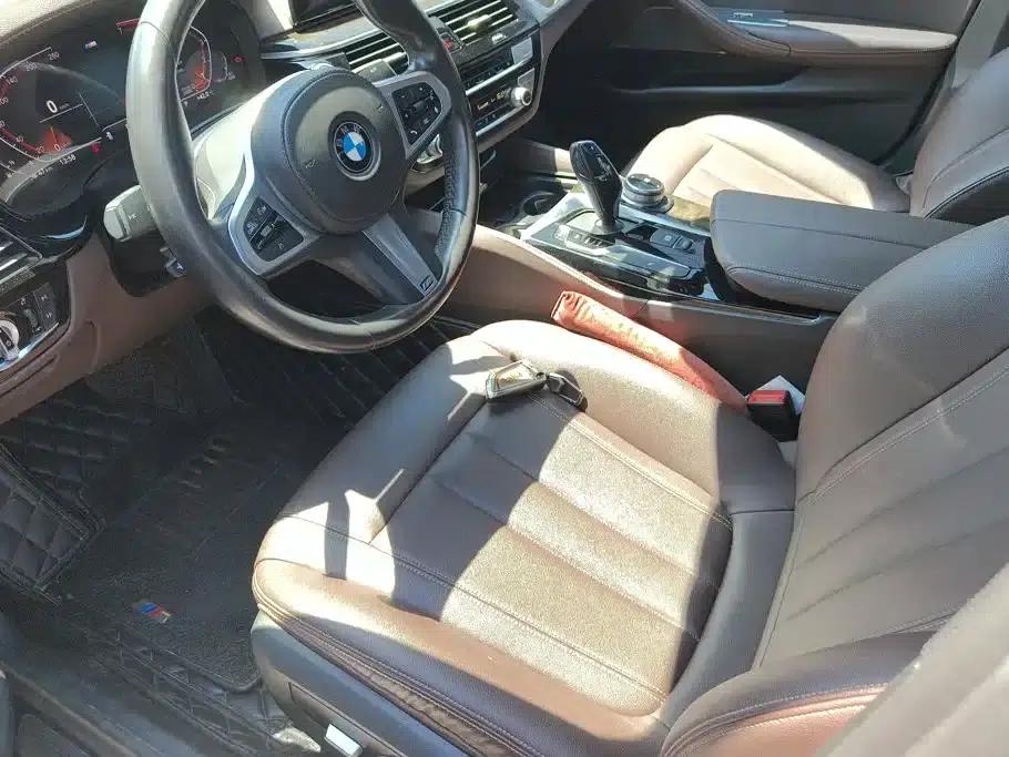 2020 BMW 5 Series 525Li M Sport Package — миниатюра 9