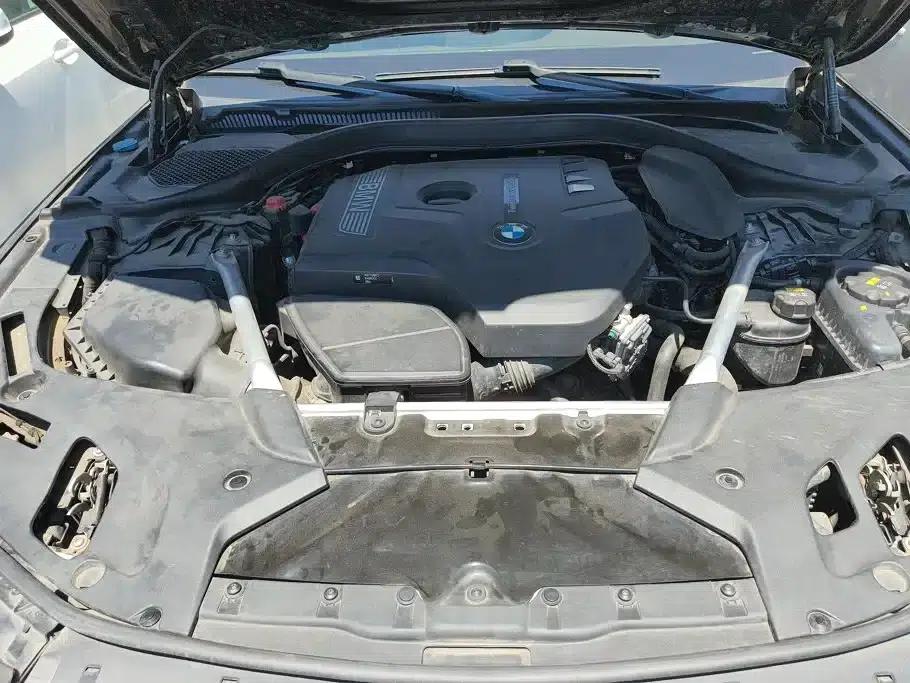 2020 BMW 5 Series 525Li M Sport Package — миниатюра 10