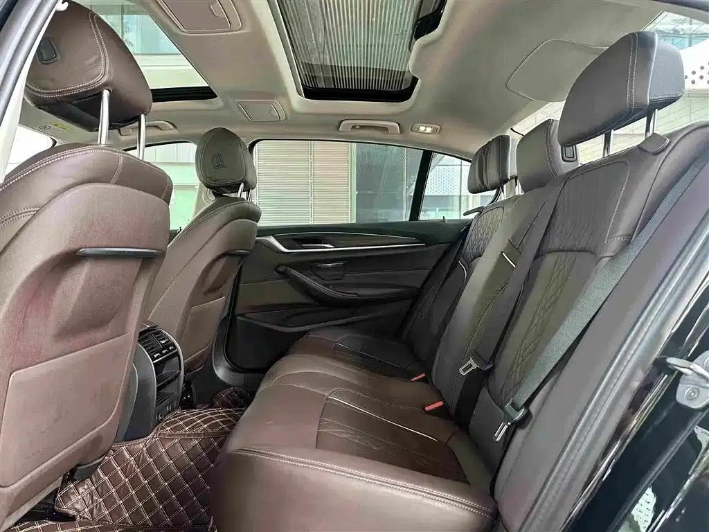 BMW 5 Series 2019 530Li Leading Luxury Package — миниатюра 17