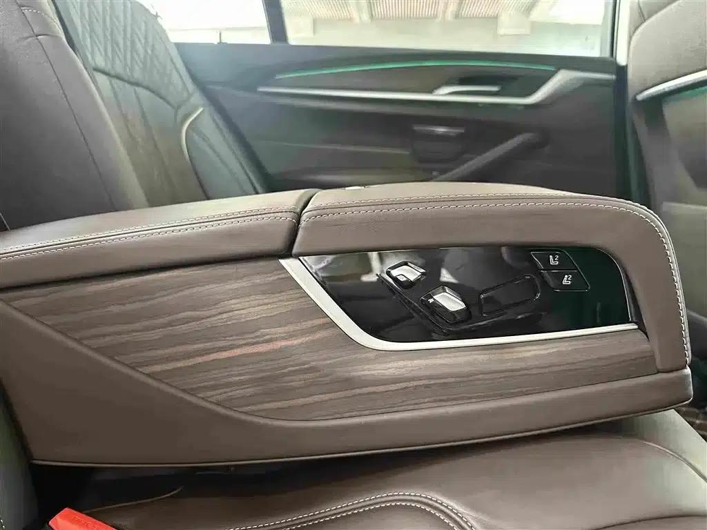 BMW 5 Series 2019 530Li Leading Luxury Package — миниатюра 19