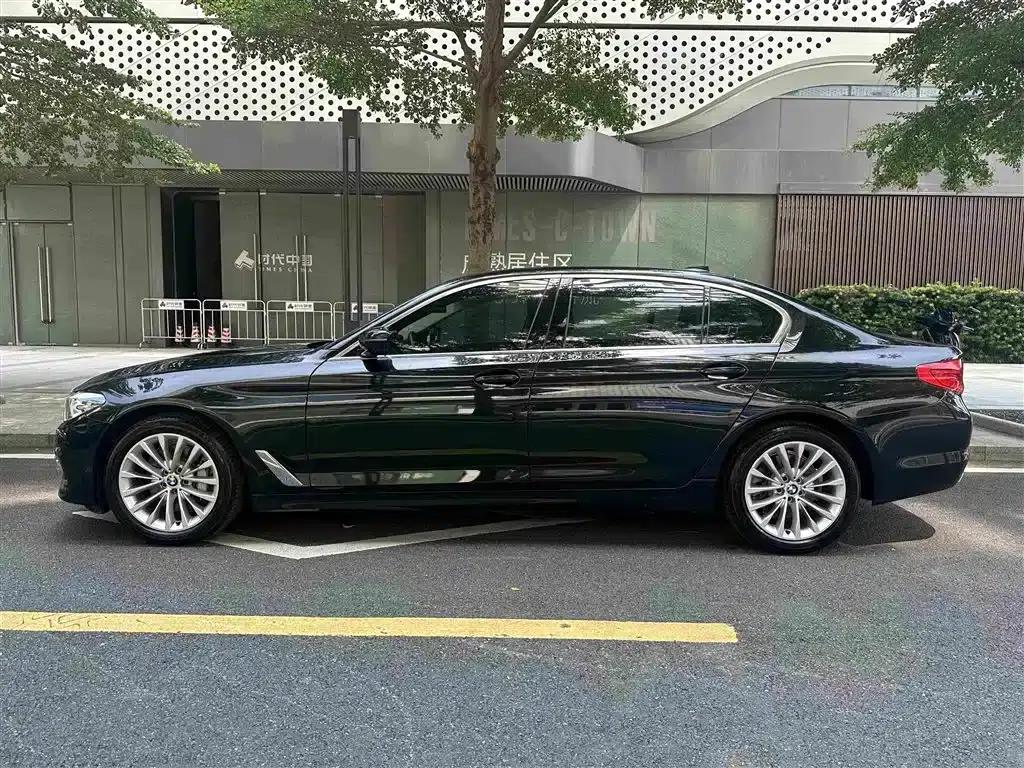 BMW 5 Series 2019 530Li Leading Luxury Package — миниатюра 22