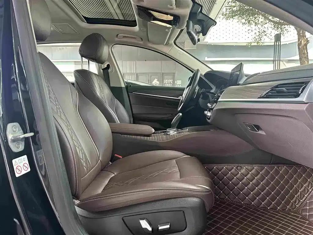 BMW 5 Series 2019 530Li Leading Luxury Package — миниатюра 6