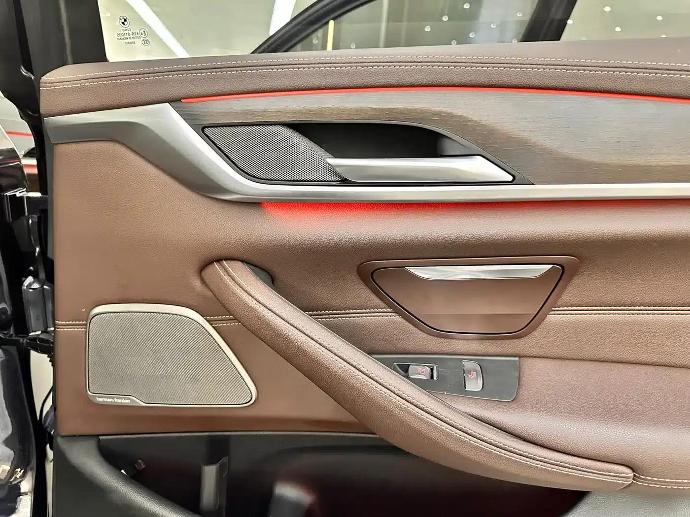 BMW 5 Series 2022 Facelift 3 530Li Luxury M Sport Package — миниатюра 13