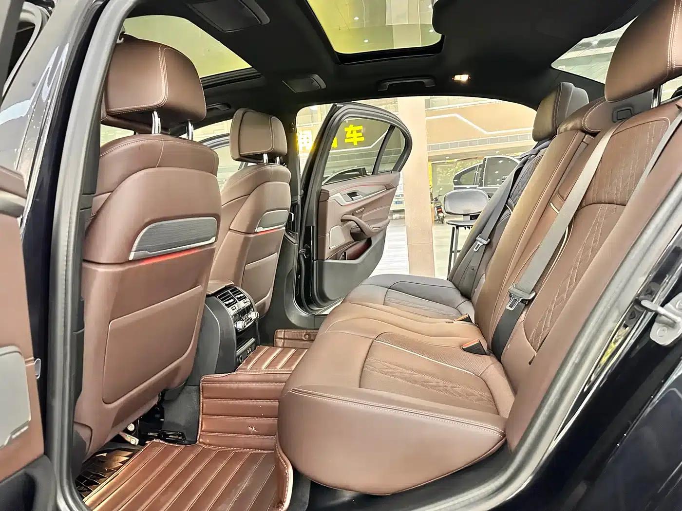 BMW 5 Series 2022 Facelift 3 530Li Luxury M Sport Package — миниатюра 14