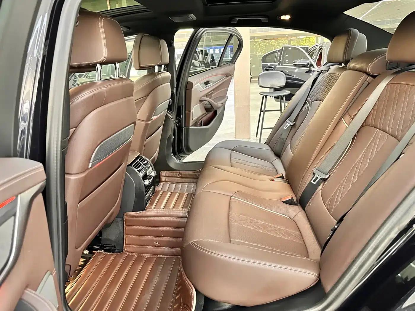 BMW 5 Series 2022 Facelift 3 530Li Luxury M Sport Package — миниатюра 15