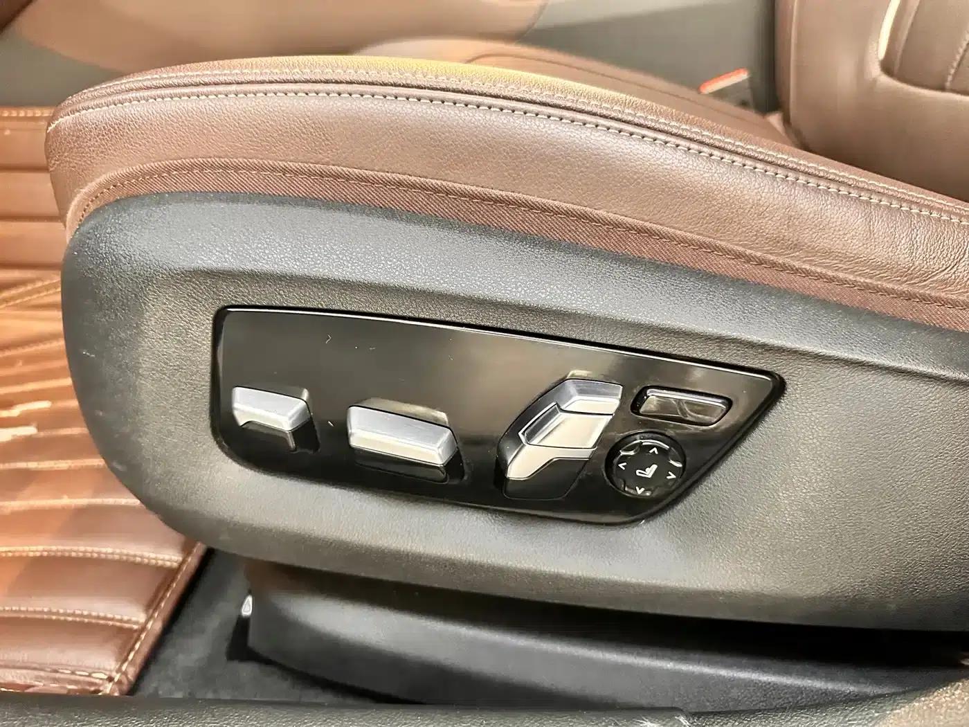 BMW 5 Series 2022 Facelift 3 530Li Luxury M Sport Package — миниатюра 16