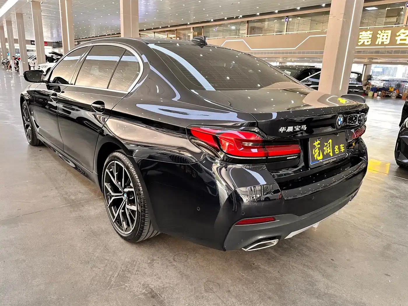 BMW 5 Series 2022 Facelift 3 530Li Luxury M Sport Package — миниатюра 19