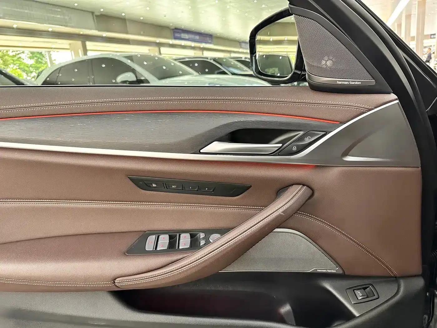 BMW 5 Series 2022 Facelift 3 530Li Luxury M Sport Package — миниатюра 7