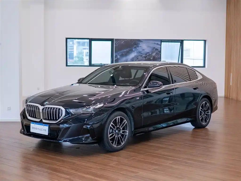 2024 BMW 5 Series 530Li Leading Edition M Sport Package — миниатюра 2