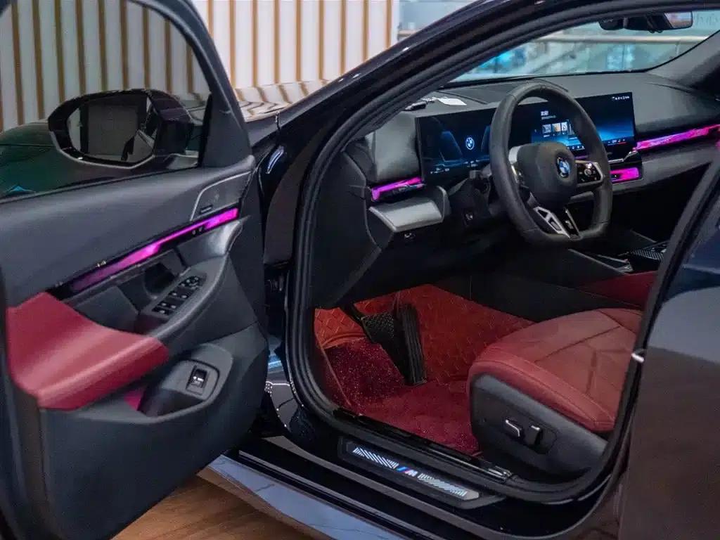 2024 BMW 5 Series 530Li Leading Edition M Sport Package — миниатюра 15