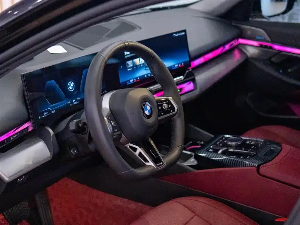 2024 BMW 5 Series 530Li Leading Edition M Sport Package — миниатюра 16