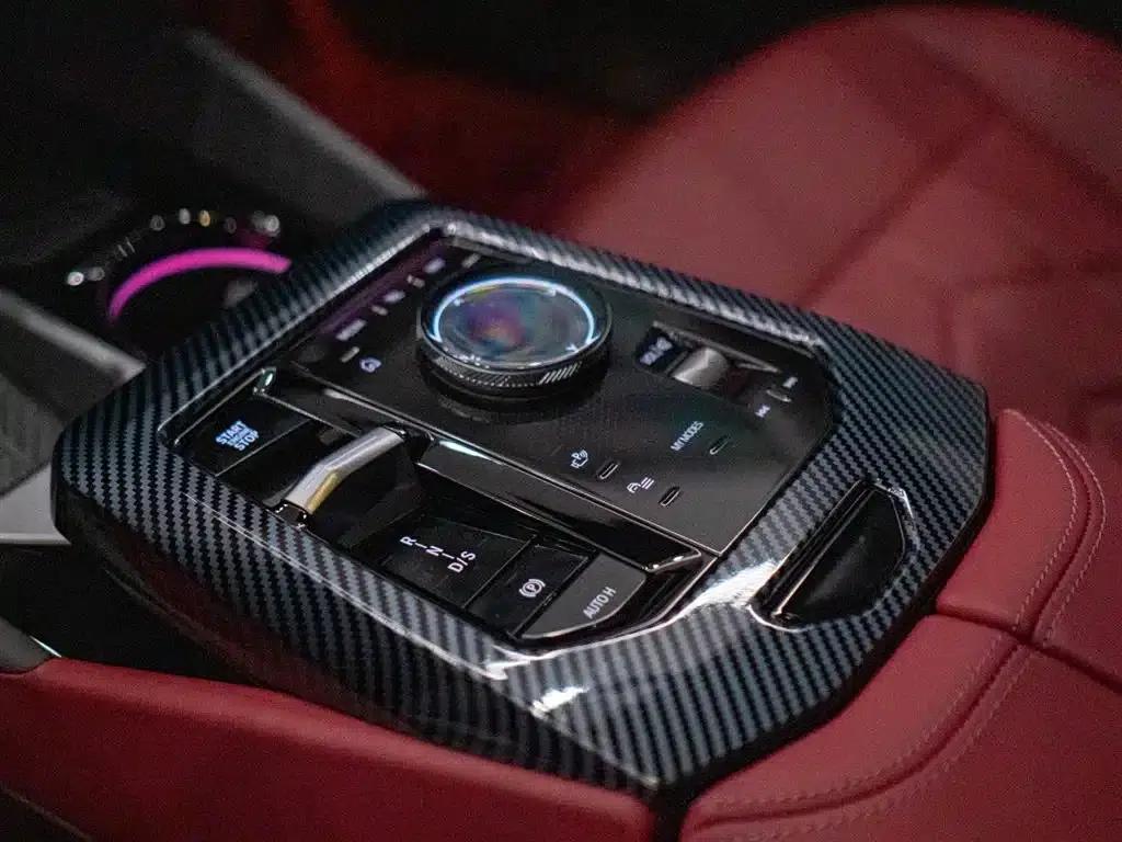2024 BMW 5 Series 530Li Leading Edition M Sport Package — миниатюра 17