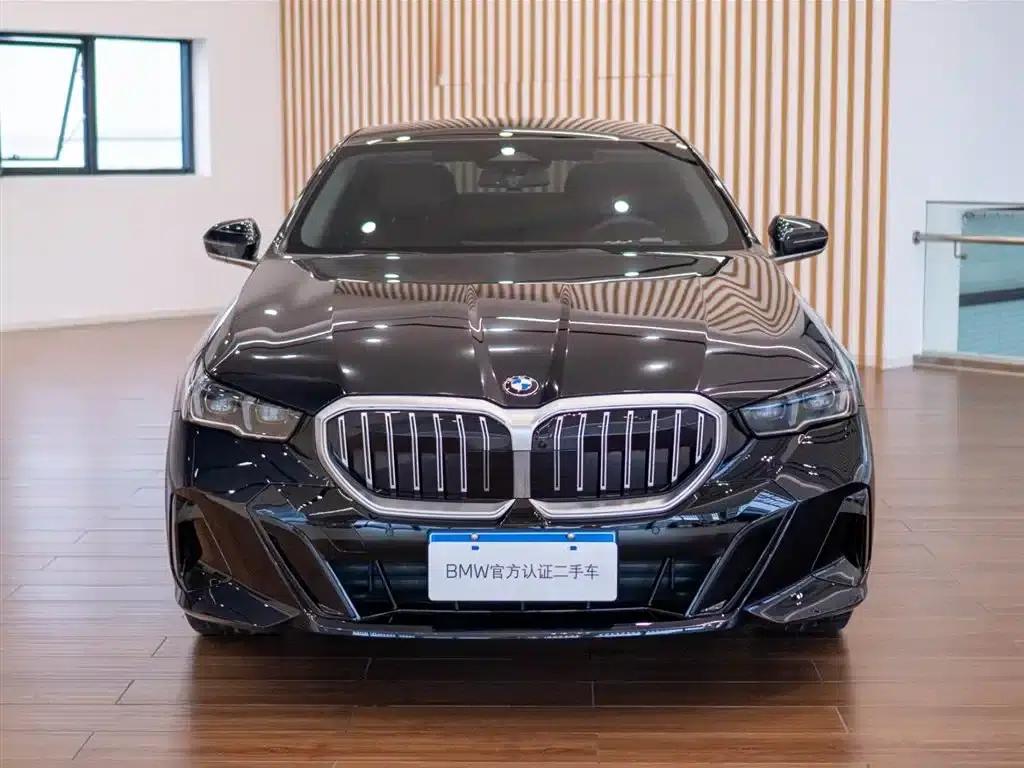 2024 BMW 5 Series 530Li Leading Edition M Sport Package — миниатюра 3