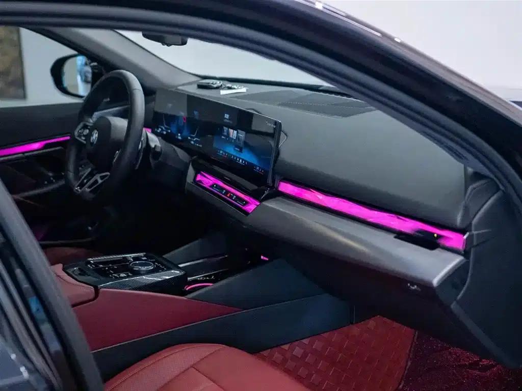 2024 BMW 5 Series 530Li Leading Edition M Sport Package — миниатюра 23