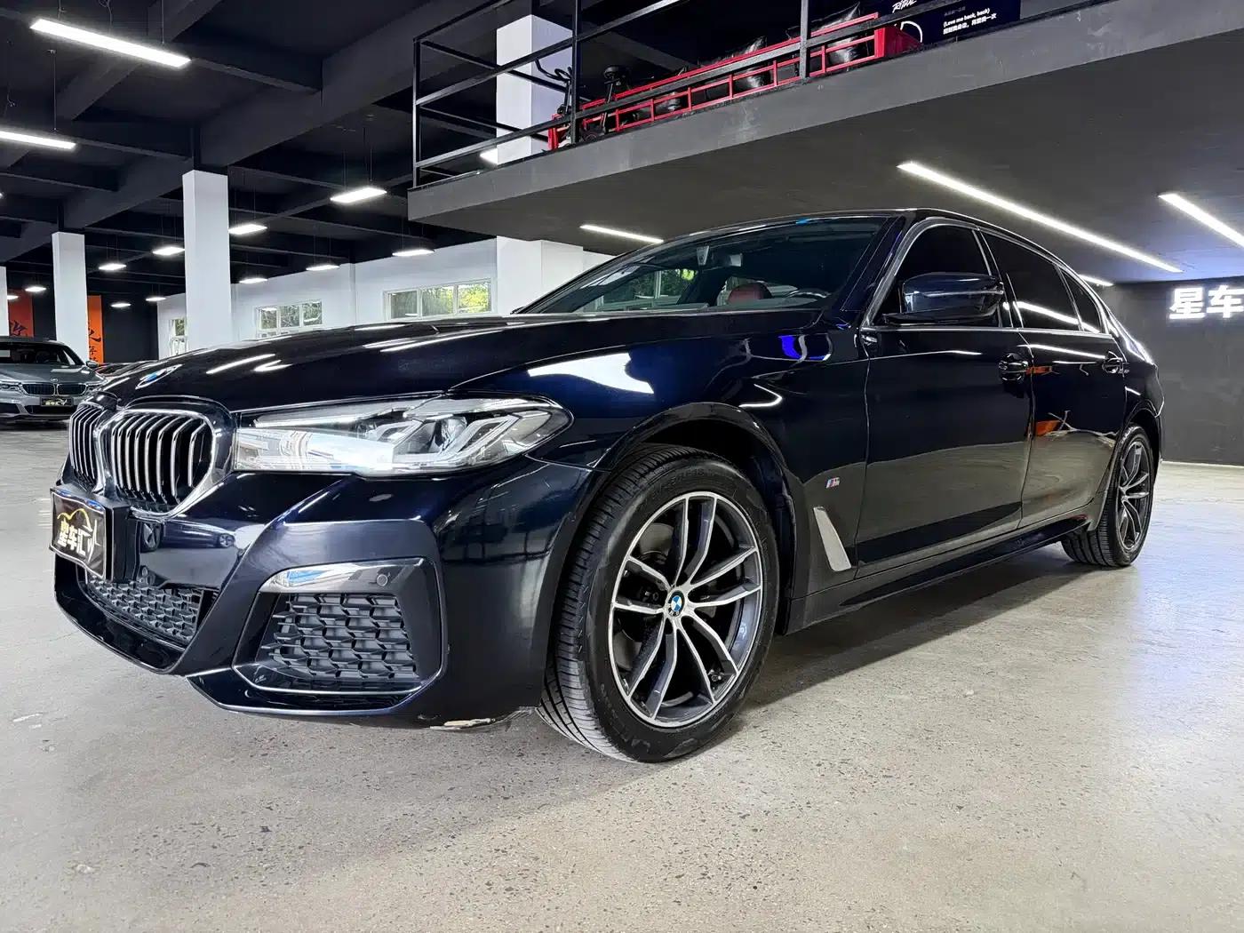 2021 BMW 5 Series 525Li M Sport Package — миниатюра 1