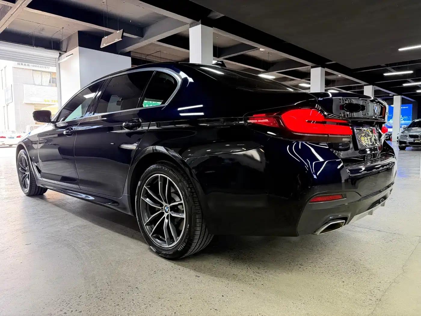 2021 BMW 5 Series 525Li M Sport Package — миниатюра 11