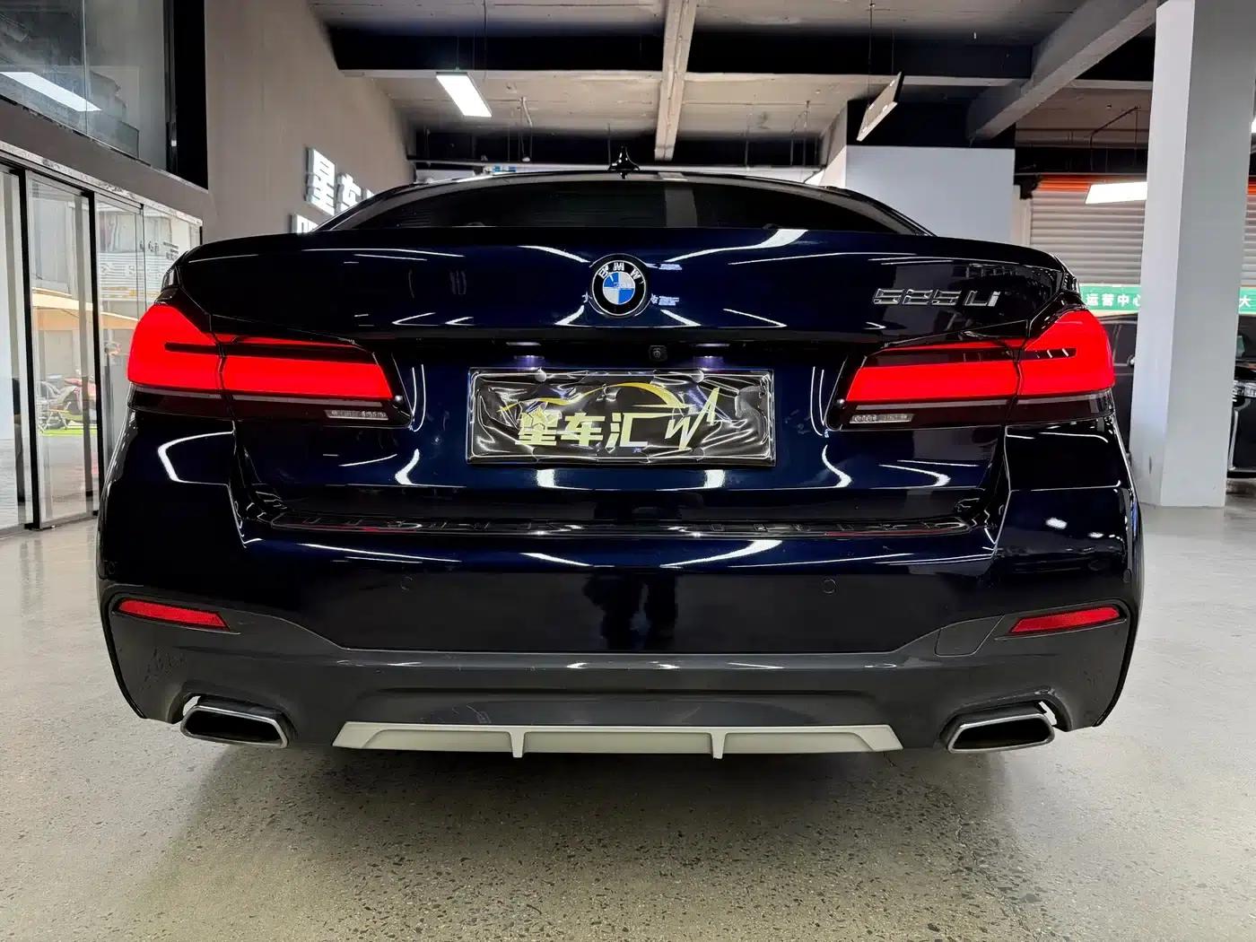 2021 BMW 5 Series 525Li M Sport Package — миниатюра 12