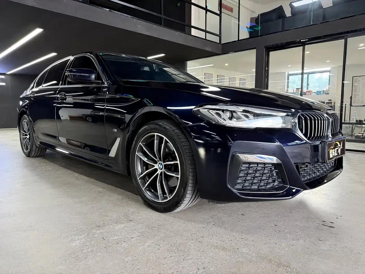 2021 BMW 5 Series 525Li M Sport Package — миниатюра 3