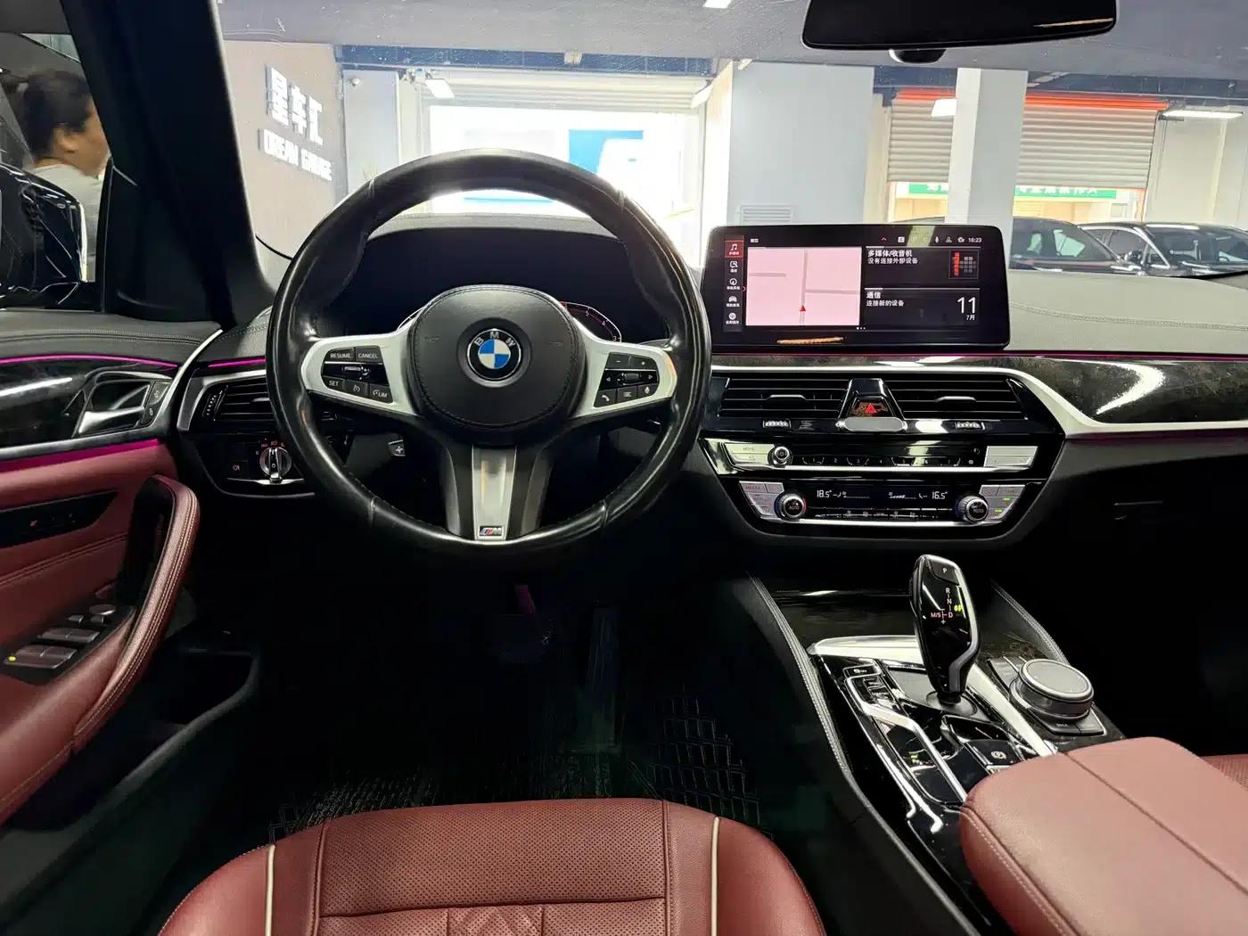 2021 BMW 5 Series 525Li M Sport Package — миниатюра 7