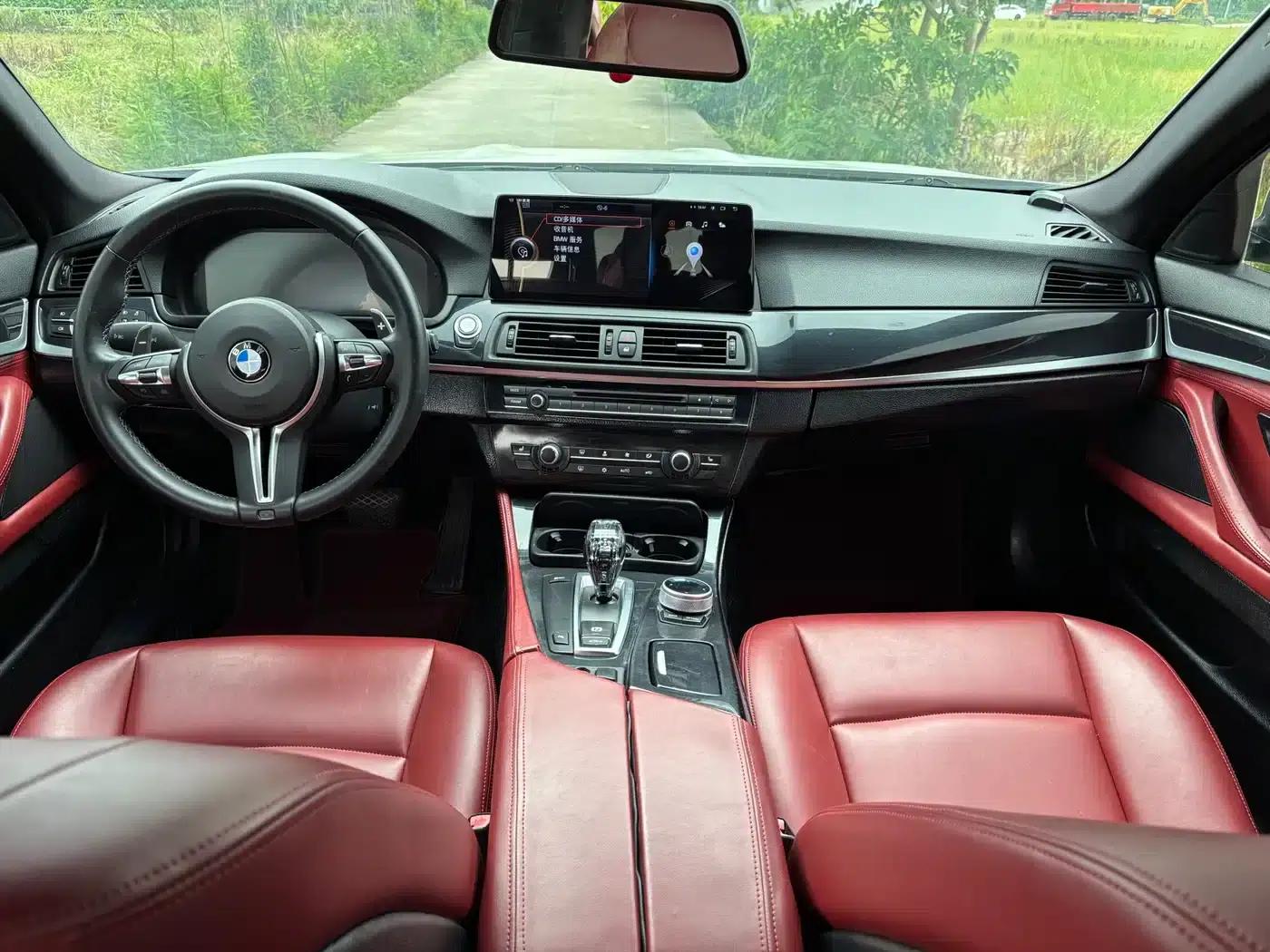 BMW 5 Series 2011 520Li Elegant Edition — миниатюра 12
