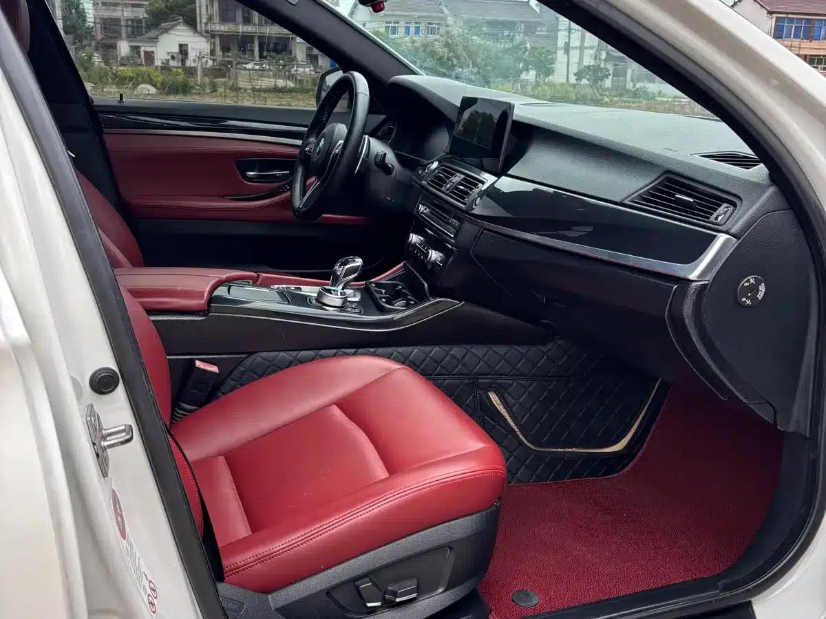 BMW 5 Series 2011 520Li Elegant Edition — миниатюра 8