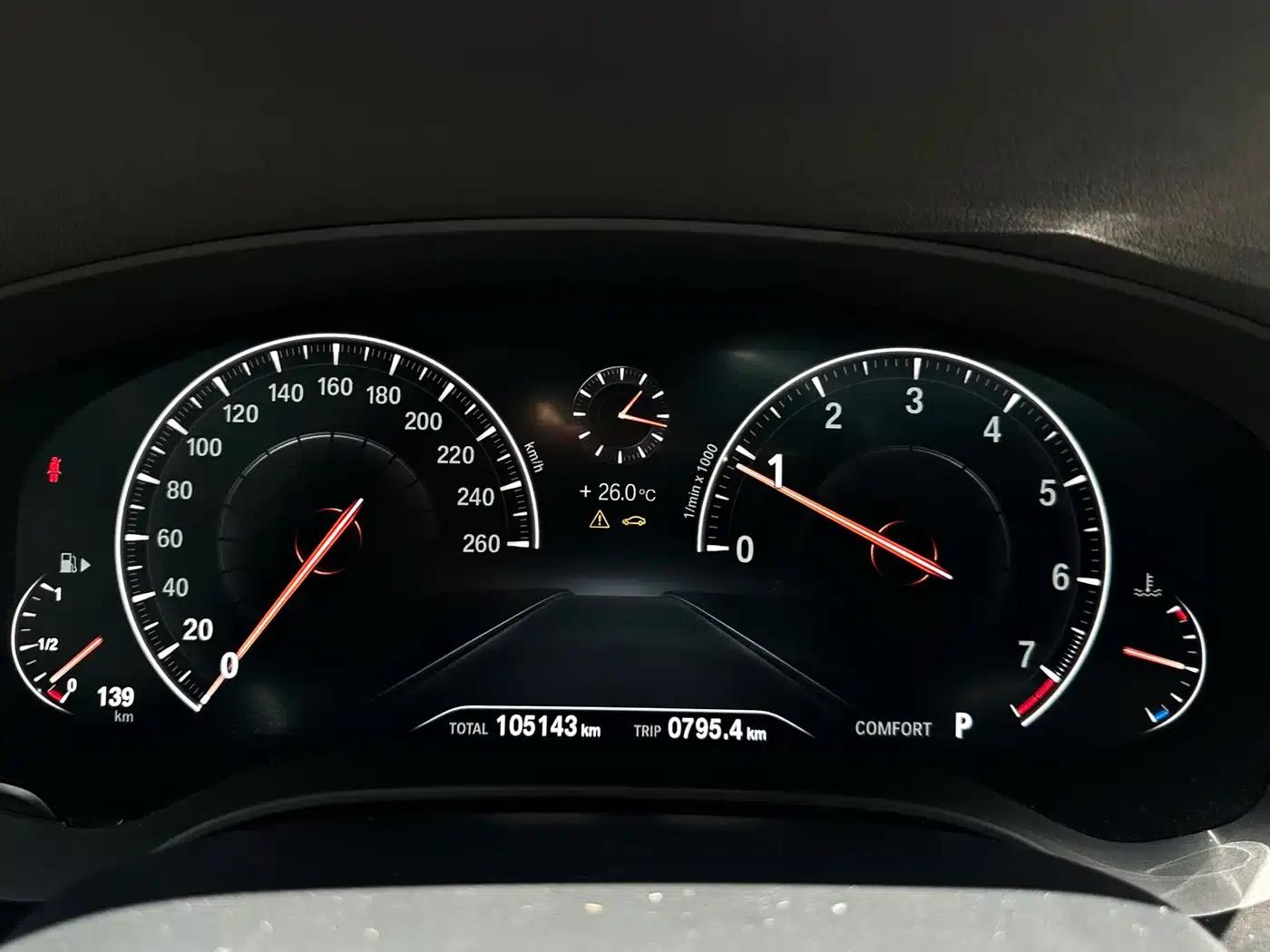 2019 BMW 5 Series 525Li M Sport Package — миниатюра 8